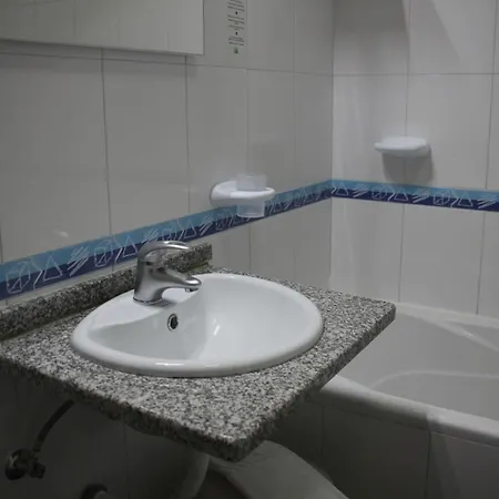 Joao Capela 3*